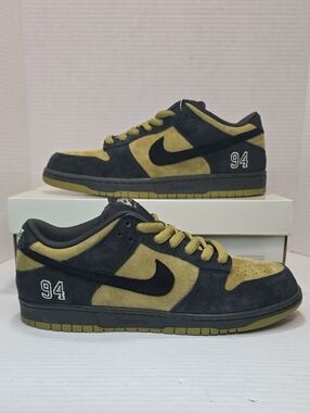 Nike SB Dunk Low OG QS x Supreme Camper Green HQ8487-300